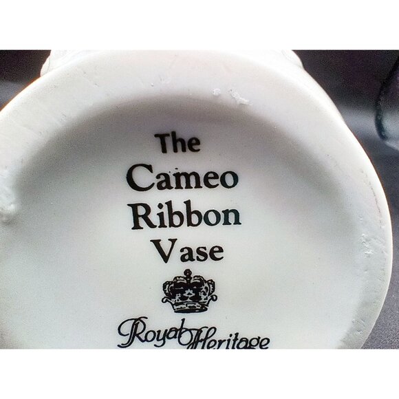 Cameo Ribbon Vase Royal Heritage Hand-Painted Floral Design Bow 6 Inch Vintage - Picture 15 of 16